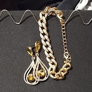 Elegant Gold and Yellow Gemstone Jewelry Set